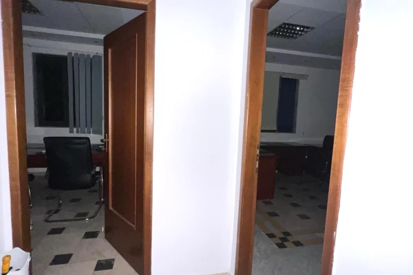 Jepet me Qira Ambient Biznesi / Zyre ne Qender te Tiranes