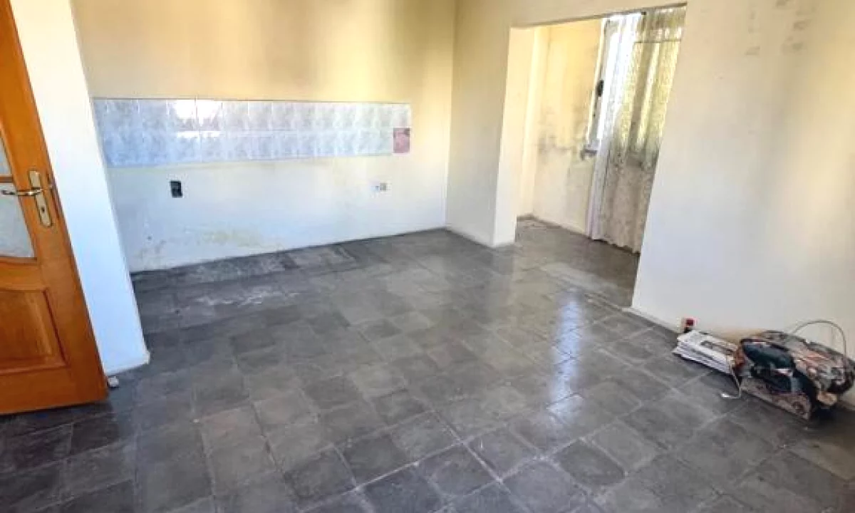 Shtepi ne shitje Apartament ne Tirane, 4+1, Mobilimi Bosh, pa mobiluar, Pagesa 165,000  Euro.