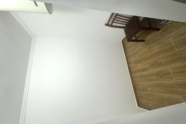 Shtepi ne shitje Apartament ne Tirane, 1+1, Mobilimi Bosh, pa mobiluar, Pagesa 95,000  Euro.