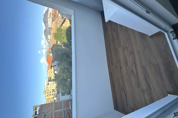 Shtepi ne shitje Apartament ne Tirane, 2+1, Mobilimi Bosh, pa mobiluar, Pagesa 149,000  Euro.