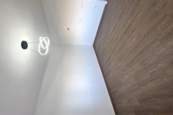 Shtepi ne shitje Apartament ne Tirane, 2+1, Mobilimi Bosh, pa mobiluar, Pagesa 149,000  Euro.