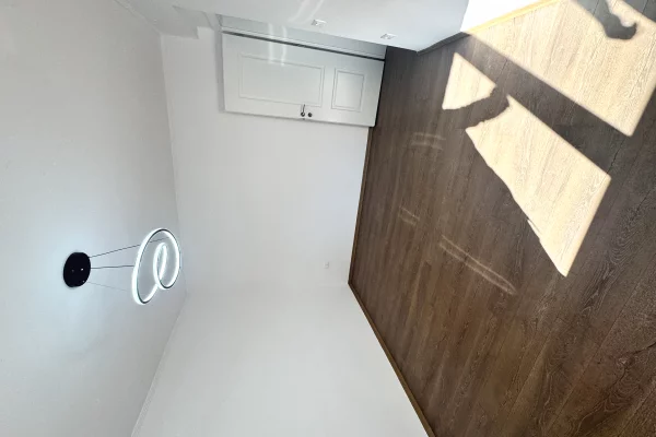 Shtepi ne shitje Apartament ne Tirane, 2+1, Mobilimi Bosh, pa mobiluar, Pagesa 149,000  Euro.