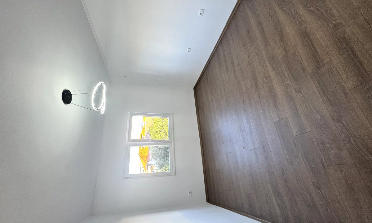 Shtepi ne shitje Apartament ne Tirane, 2+1, Mobilimi Bosh, pa mobiluar, Pagesa 149,000  Euro.