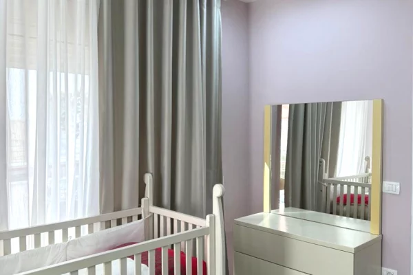 Shtepi me qera Apartament ne Tirane, 1+1, Mobilimi E mobiluar, Pagesa 600  Euro.