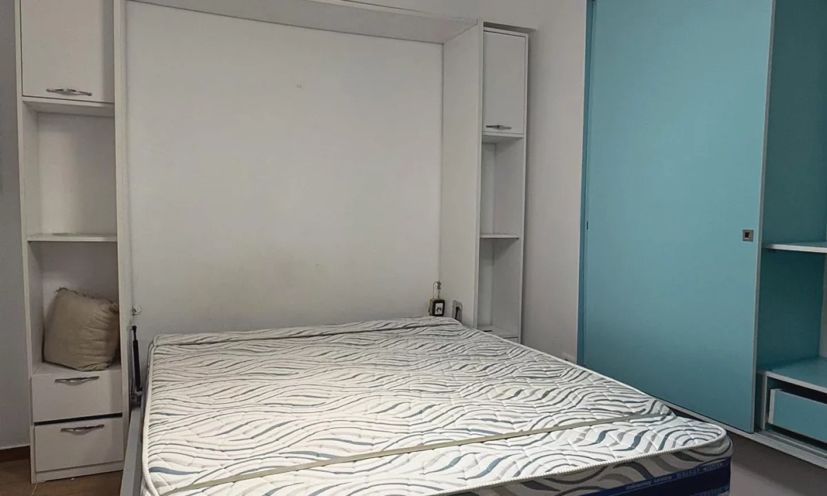 Shtepi me qera Apartament ne Tirane, Garsoniere, Mobilimi E mobiluar, Pagesa 35,000  Leke.