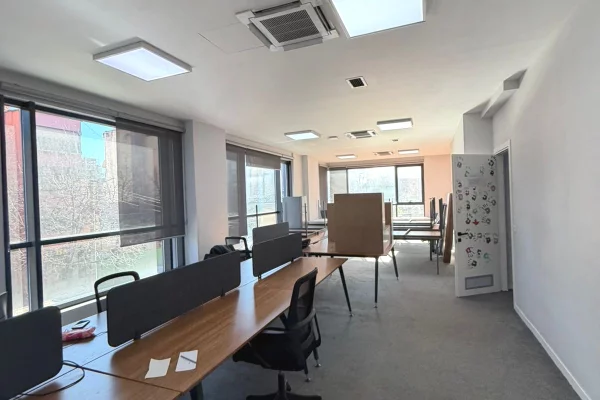 Jepet ambjent per zyra 400 m2 te Shkolla e Kuqe