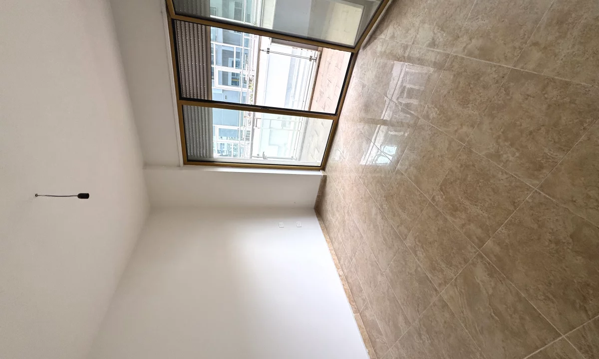 Jepet me qera zyra 2+1 prane ish Bllokut