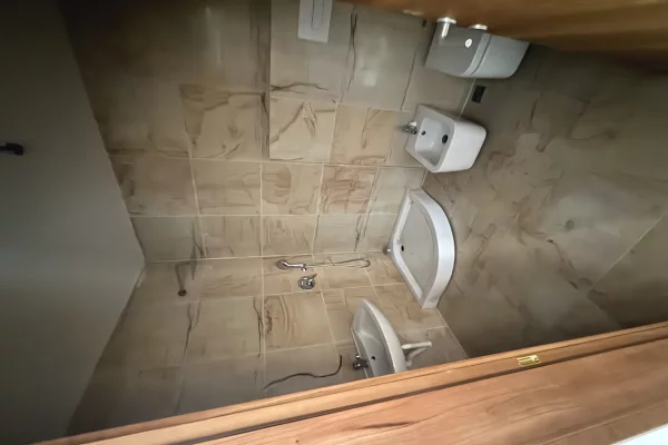 Jepet me qera zyra 2+1 prane ish Bllokut