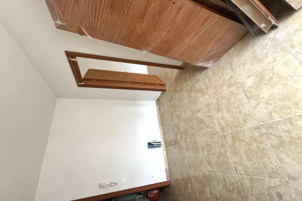 Ambient biznesi me qera 3+1 ne Tirane - 2,200 Euro