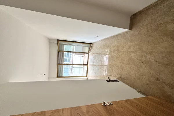 Jepet me qera zyra 2+1 prane ish Bllokut