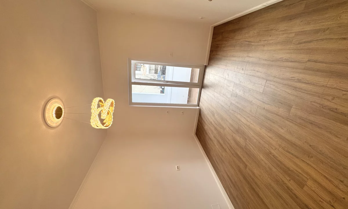 Shtepi ne shitje Apartament ne Tirane, 2+1, Mobilimi Bosh, pa mobiluar, Pagesa 148,000  Euro.