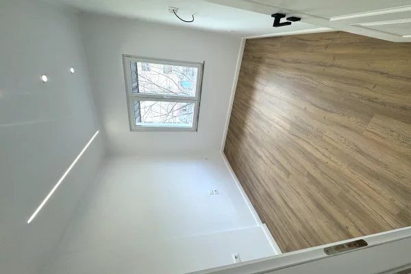 Shtepi ne shitje Apartament ne Tirane, 2+1, Mobilimi Bosh, pa mobiluar, Pagesa 148,000  Euro.