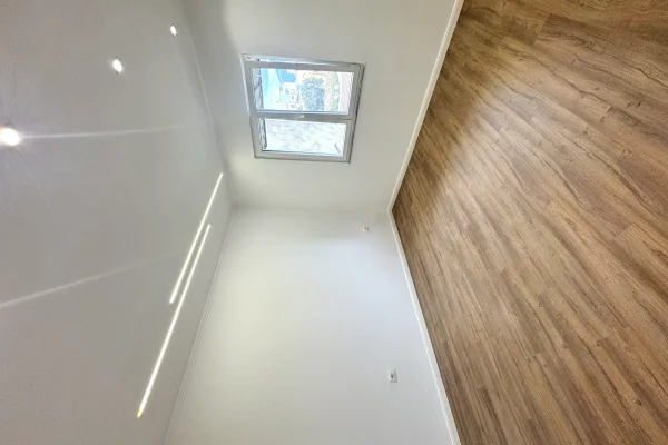 Shtepi ne shitje Apartament ne Tirane, 2+1, Mobilimi Bosh, pa mobiluar, Pagesa 148,000  Euro.