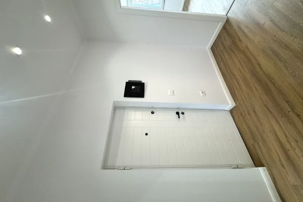 Shtepi ne shitje Apartament ne Tirane, 2+1, Mobilimi Bosh, pa mobiluar, Pagesa 148,000  Euro.