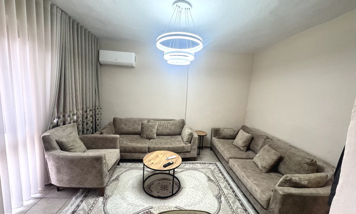 Shtepi me qera Apartament ne Tirane, 1+1, Mobilimi E mobiluar, Pagesa 500  Euro.