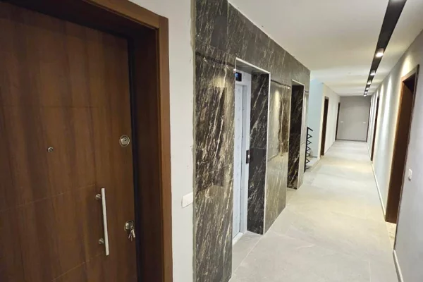 Ambient biznesi me qera 3+1 ne Tirane - 550 Euro