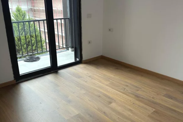 Ambient biznesi me qera 3+1 ne Tirane - 550 Euro