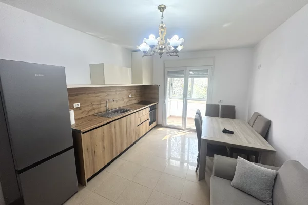 Appartamento in affitto a Tirana 2+1, Arredato