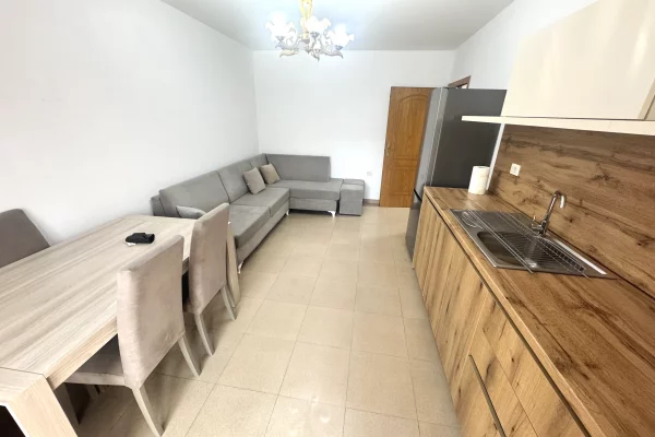 Shtepi me qera 2+1 ne Tirane - 600 Euro