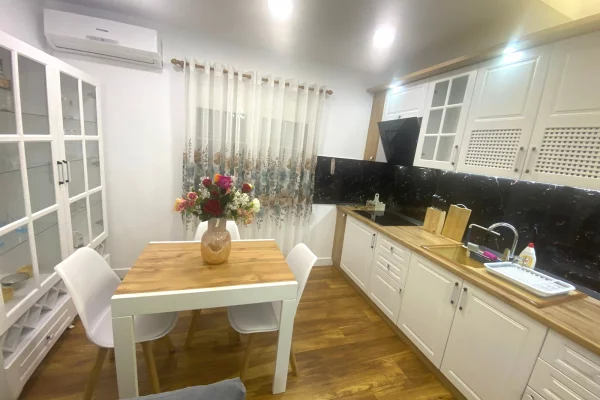 Shtepi me qera Apartament ne Tirane, 1+1, Mobilimi E mobiluar, Pagesa 650  Euro.