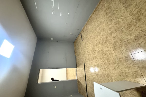 🏢 JEPET ME QIRA AMBIENT PER ZYRA – 21 DHJETORI