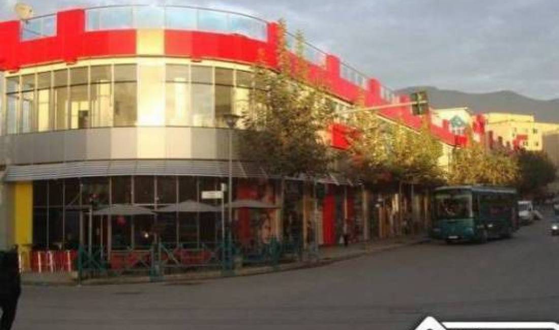 Shitet biznesi te tregu Medresese