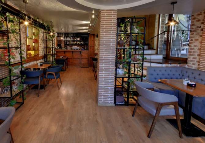 Njoftime Pune per Kamarier/Banakier ne Tirane