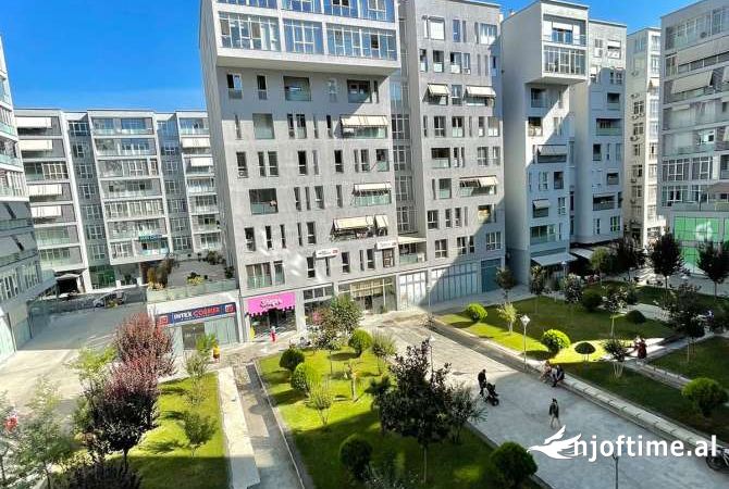 Ambiente Commerciale in Vendita 1+1 a Tirana - 310,000 Euro