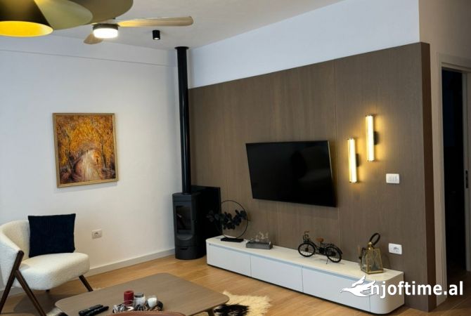 Shtepi ne shitje Apartament ne Pogradec, 1+1, Mobilimi E mobiluar, Pagesa 105,000  Euro.