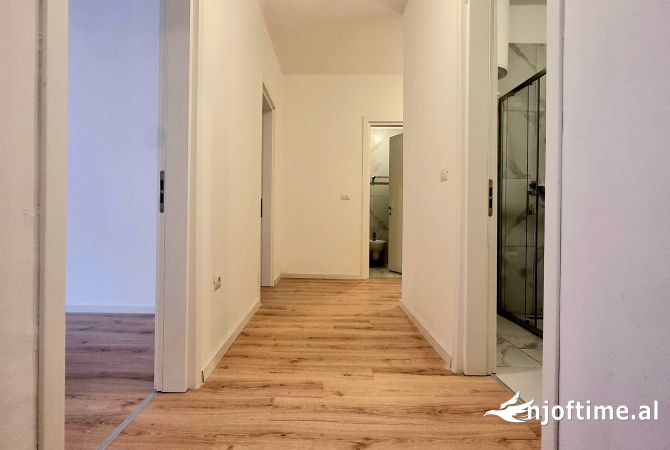 Shtepi ne shitje Apartament ne Tirane, 2+1, Mobilimi Bosh, pa mobiluar, Pagesa 287,500  Euro.