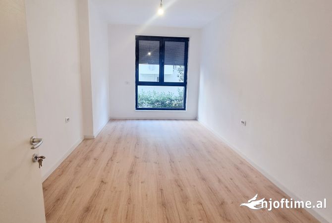 Shtepi ne shitje Apartament ne Tirane, 2+1, Mobilimi Bosh, pa mobiluar, Pagesa 287,500  Euro.