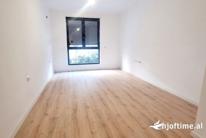 Shtepi ne shitje Apartament ne Tirane, 2+1, Mobilimi Bosh, pa mobiluar, Pagesa 287,500  Euro.