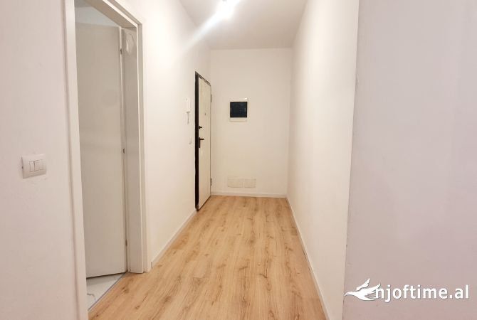 Shtepi ne shitje Apartament ne Tirane, 2+1, Mobilimi Bosh, pa mobiluar, Pagesa 287,500  Euro.
