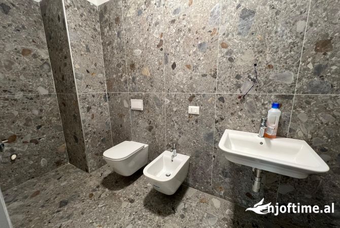 AMBIENT PER ZYRA ME QERA TEK SQUARE 21