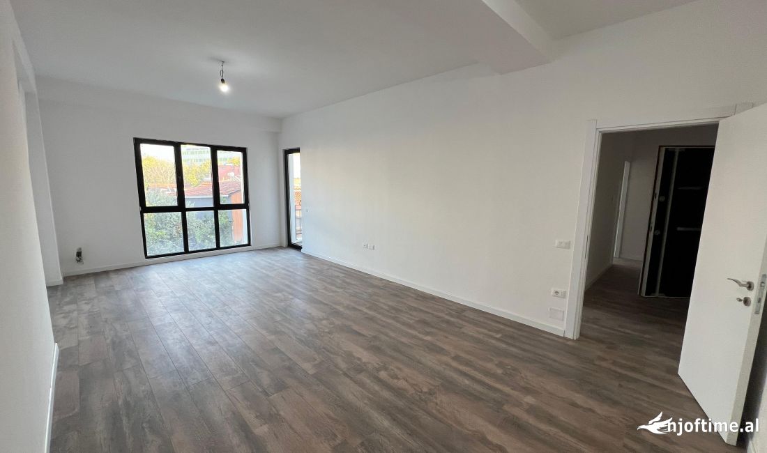 Shtepi ne shitje Apartament ne Tirane, 2+1, Mobilimi Bosh, pa mobiluar, Pagesa 205,200  Euro.