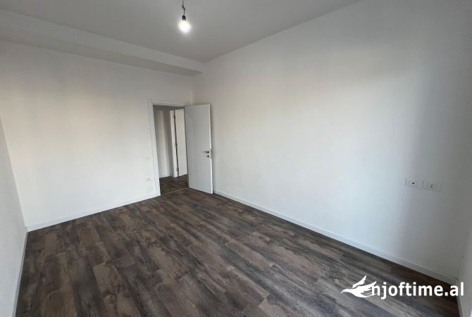 Shtepi ne shitje Apartament ne Tirane, 2+1, Mobilimi Bosh, pa mobiluar, Pagesa 205,200  Euro.