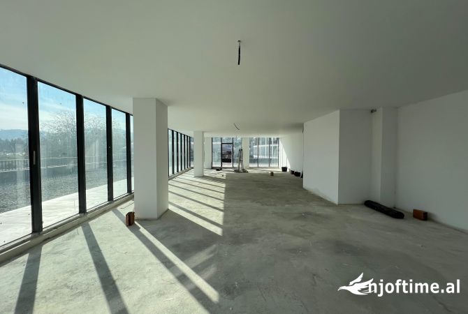 AMBIENT OPEN SPACE PER QERA TEK RRUGA E KOSOVAREVE