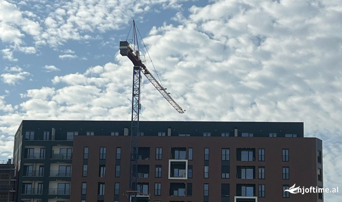 Shtepi ne shitje Apartament ne Tirane, 1+1, Mobilimi Bosh, pa mobiluar, Pagesa 115,000  Euro.