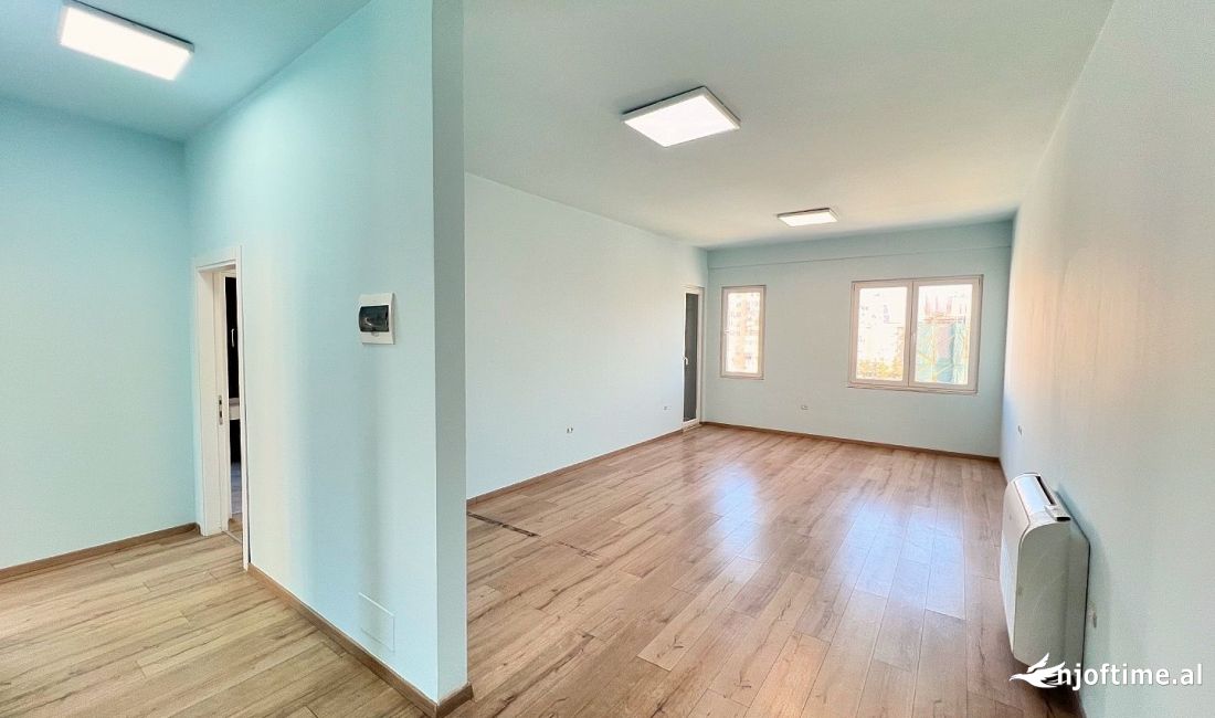 Shtepi ne shitje Apartament ne Tirane, 2+1, Mobilimi Bosh, pa mobiluar, Pagesa 260,000  Euro.