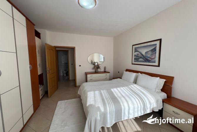 Appartamento in affitto a Tirana 2+1, Arredato