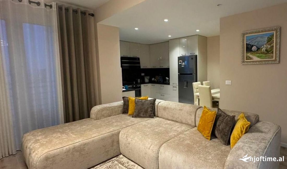 Shtepi me qera Apartament ne Tirane, 2+1, Mobilimi E mobiluar, Pagesa 900  Euro.