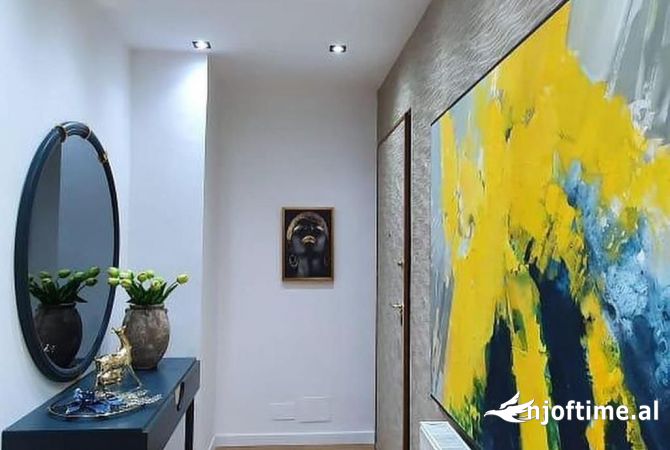 Appartamento in affitto a Tirana 2+1, Arredato