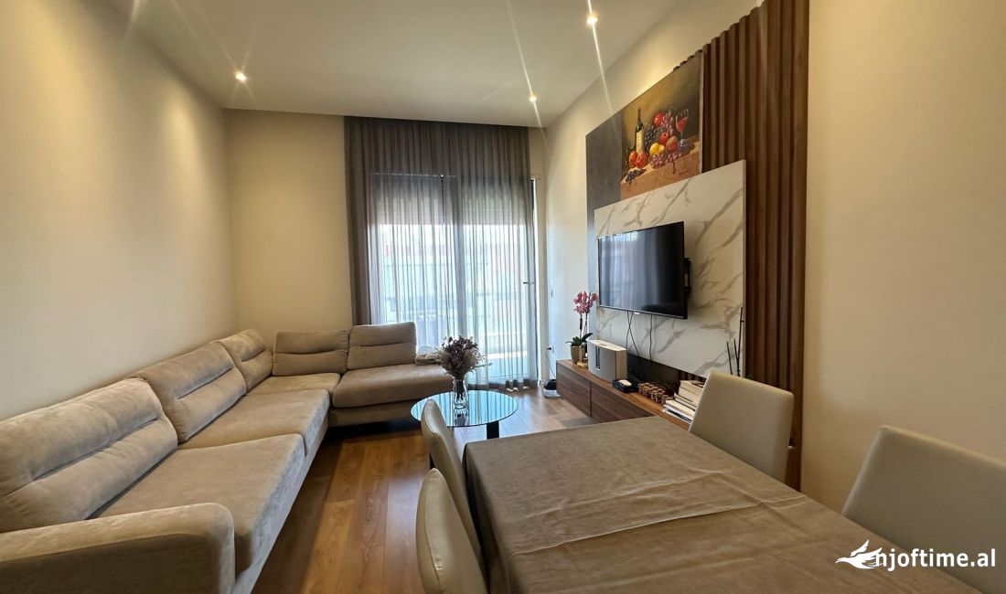 Shtepi me qera Apartament ne Tirane, 1+1, Mobilimi E mobiluar, Pagesa 750  Euro.
