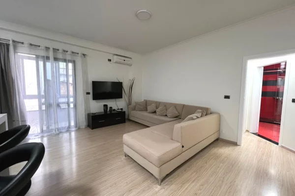 Appartamento in affitto a Tirana 1+1, Arredato