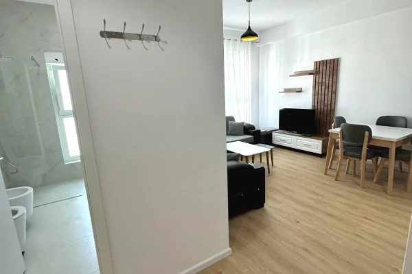 Shtepi me qera Apartament ne Tirane, 1+1, Mobilimi E mobiluar, Pagesa 40,000  Leke.