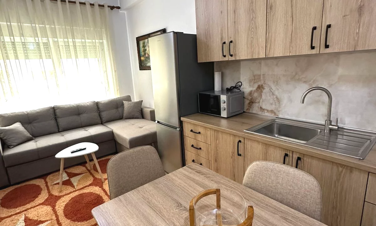 Shtepi me qera Apartament ne Tirane, 1+1, Mobilimi E mobiluar, Pagesa 40,000  Leke.