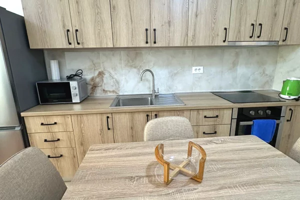 Shtepi me qera Apartament ne Tirane, 1+1, Mobilimi E mobiluar, Pagesa 40,000  Leke.