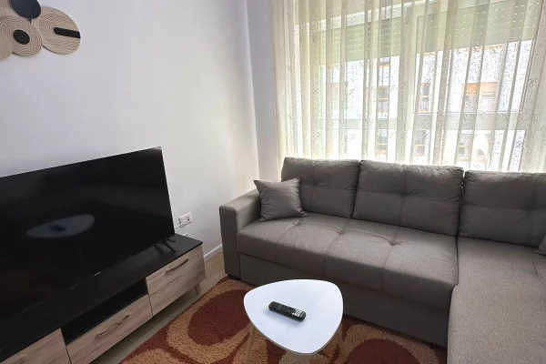 Shtepi me qera Apartament ne Tirane, 1+1, Mobilimi E mobiluar, Pagesa 40,000  Leke.