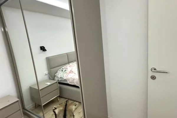 Shtepi ne shitje Apartament ne Tirane, 2+1, Mobilimi E mobiluar, Pagesa 18,900,000  Leke.