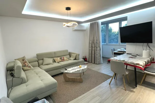 Shtepi ne shitje Apartament ne Tirane, 2+1, Mobilimi E mobiluar, Pagesa 18,900,000  Leke.